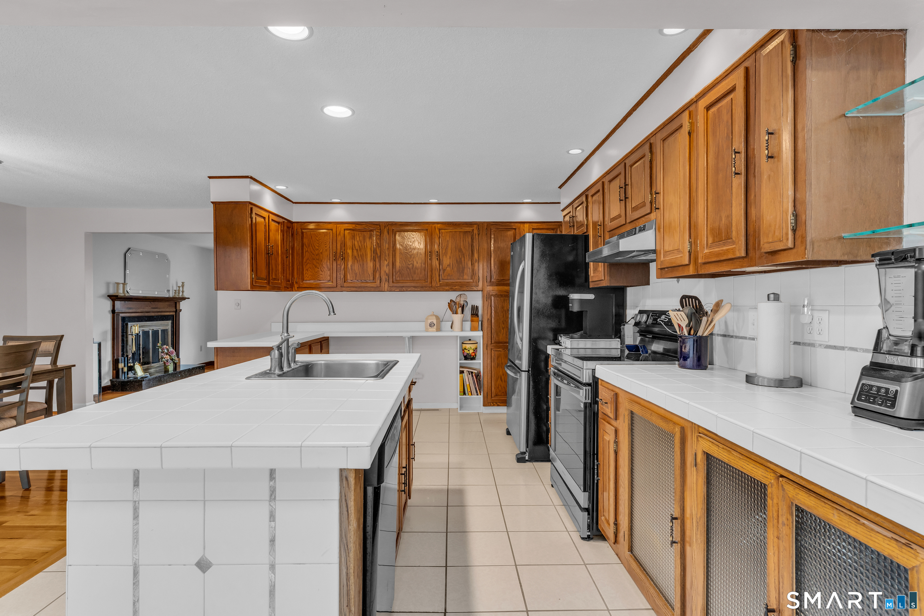 156 Bender Road Hamden, CT 06518 - Photo 15 of 41