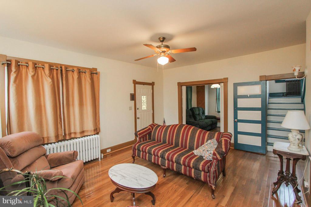 2976 Jessup Road Jessup, MD 20794 - Photo 8 of 25 Living Room