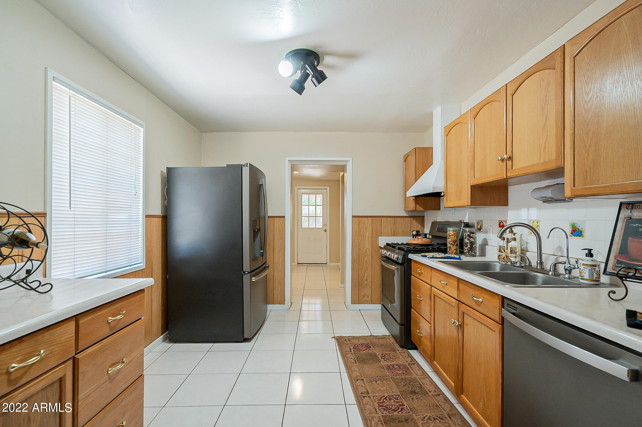 2021 North 29th Street Phoenix, AZ 85008 - Photo 6 of 38 Kitchen 1