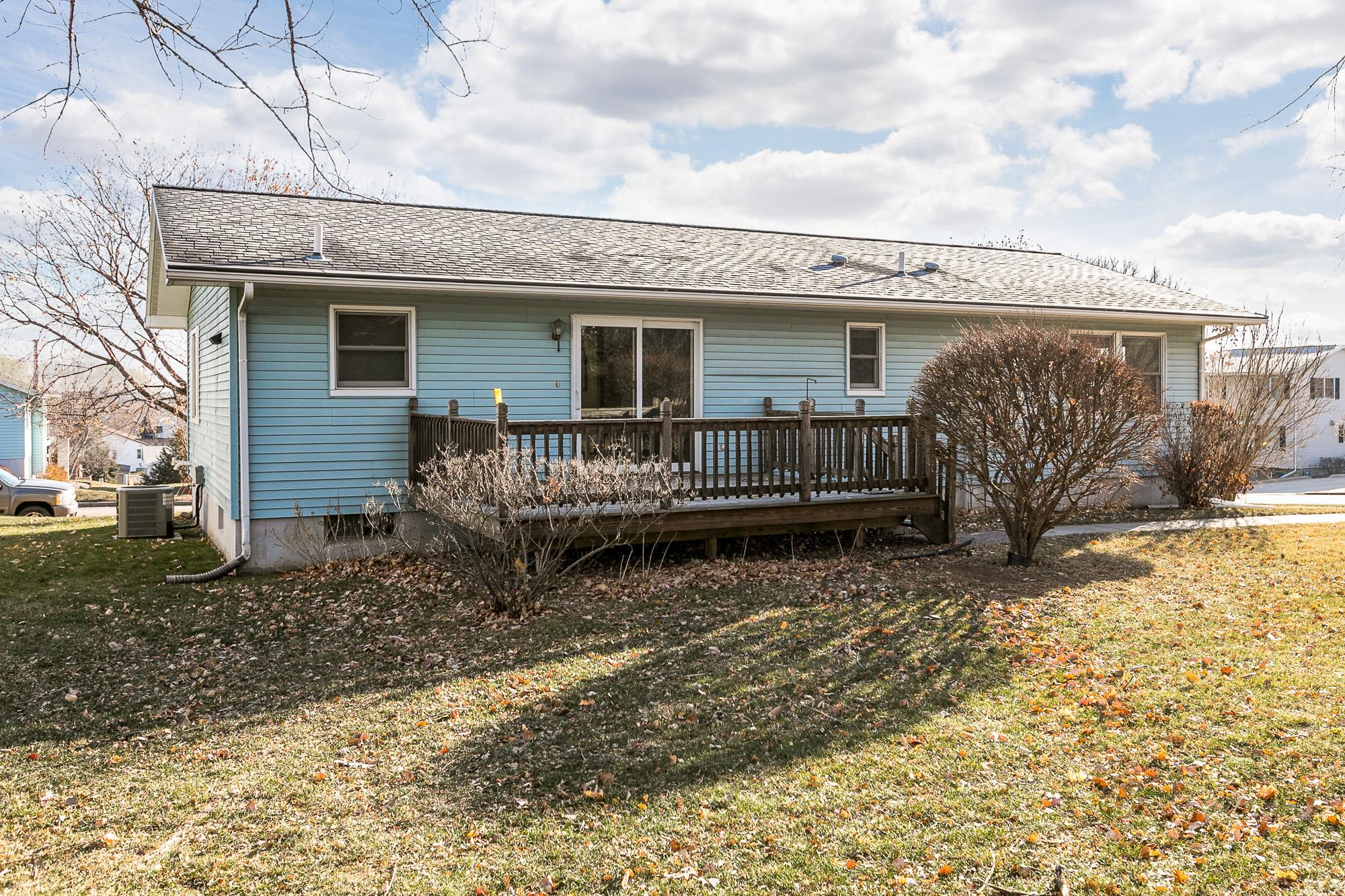 2109 Yorktown Road Dubuque, IA 52002 - Photo 28 of 31 Gallery Image 28