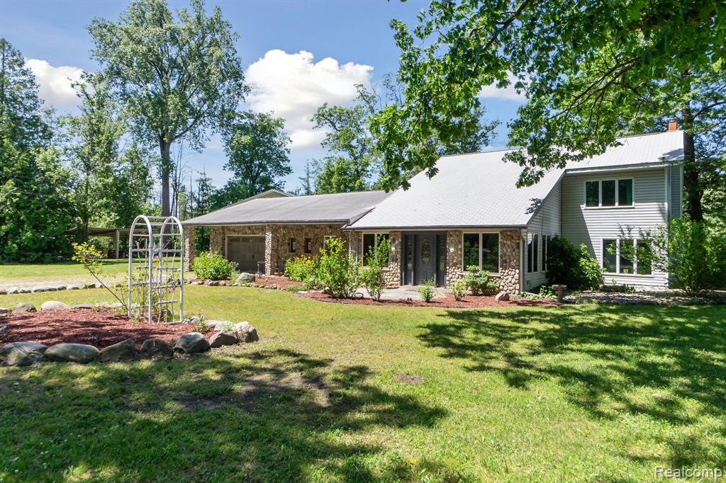 3990 South Sashabaw Road Clarkston, MI 48348 - Photo 1 of 34 Gallery Image 1