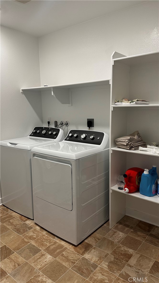 1704 Eagle Road Rialto, CA 92376 - Photo 5 of 6 washer and dryer