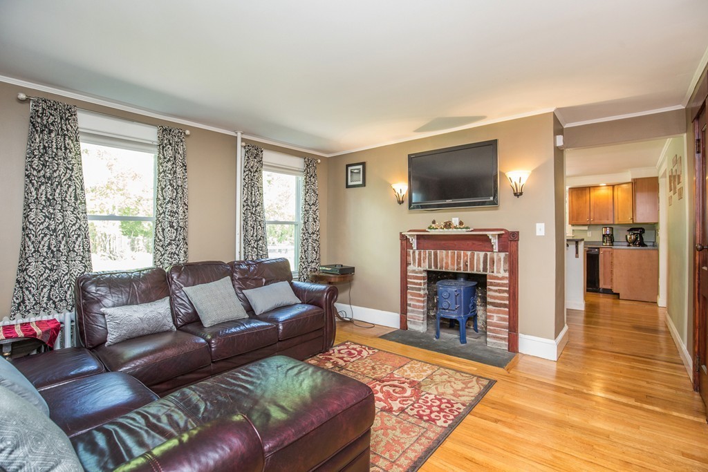 7 Rowley Court Boxford, MA 01921 - Photo 13 of 23 Gallery Image 13