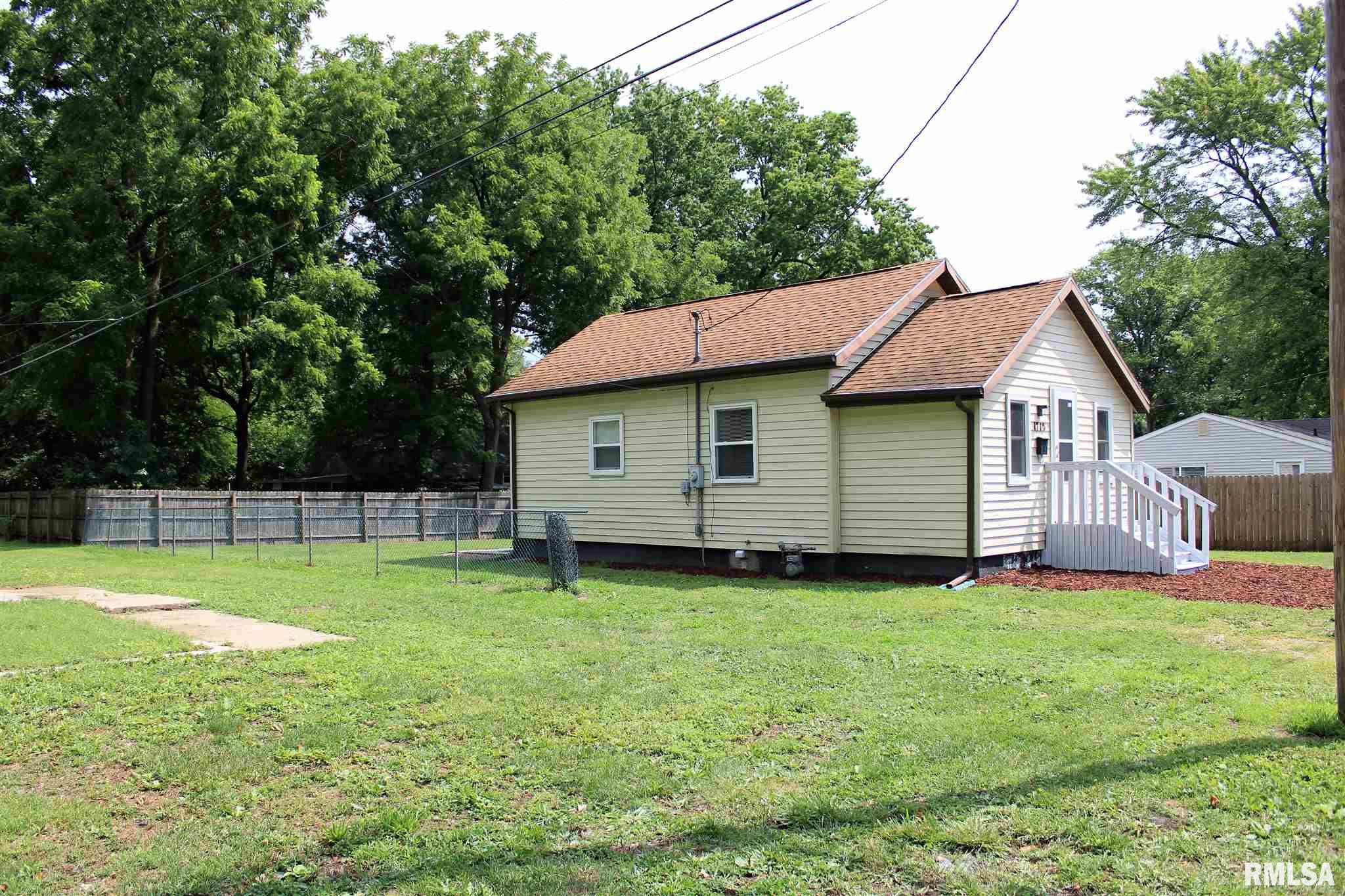 1715 Henry Street Springfield, IL 62703 - Photo 2 of 14