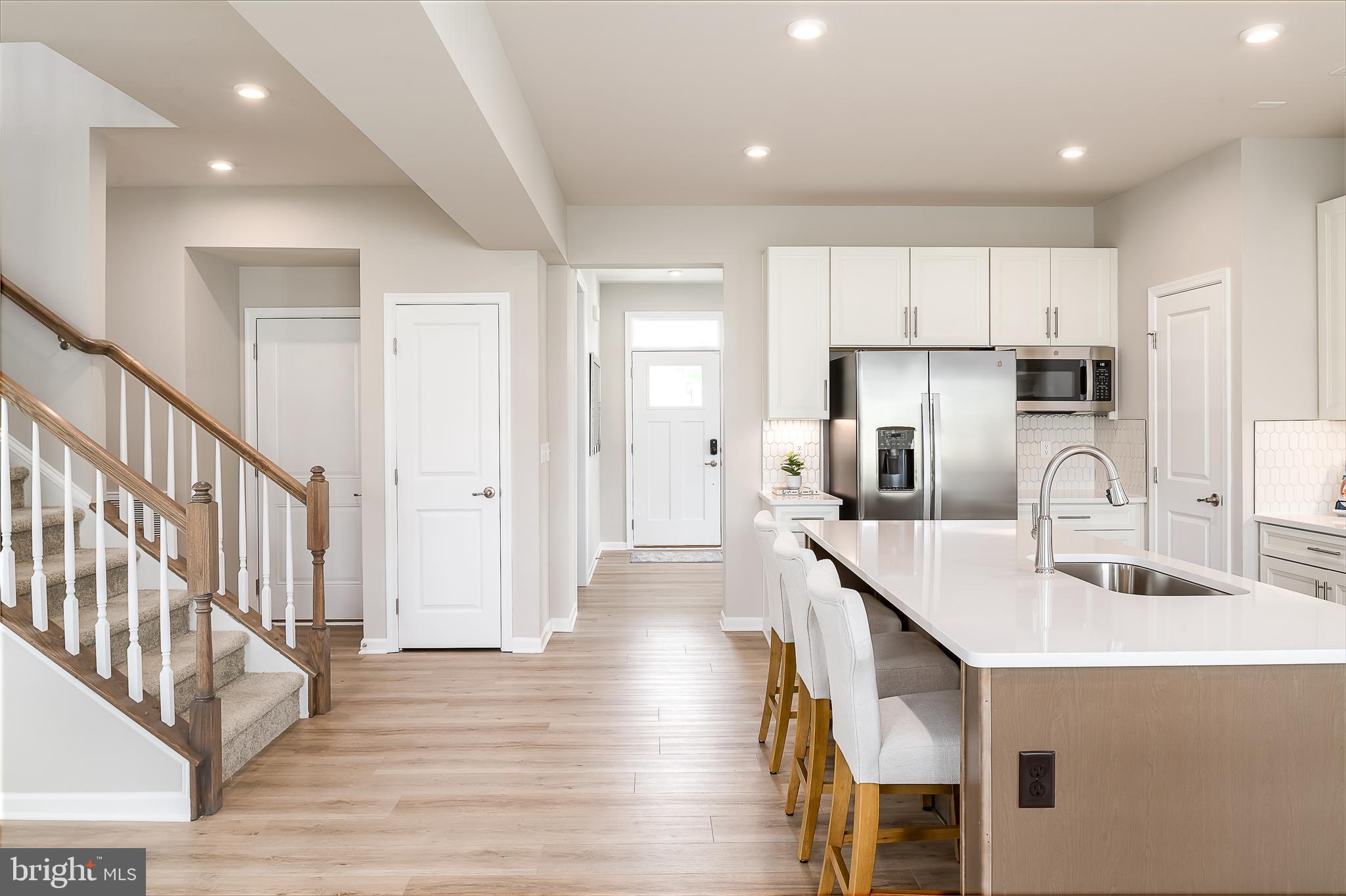 1056 Wallace Way Ranson, WV 25438 - Photo 4 of 23