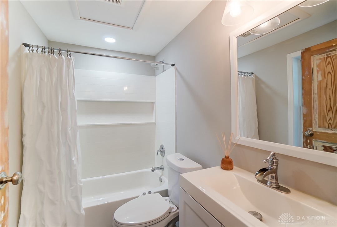 2337 East Alex Bell Road Centerville, OH 45459 - Photo 22 of 49
