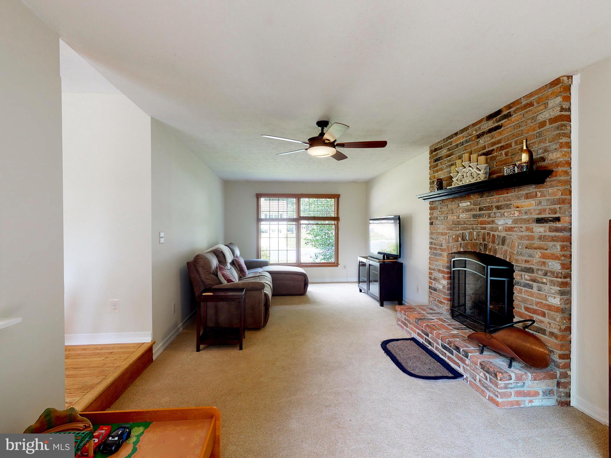 2722 Parallel Path Abingdon, MD 21009 - Photo 13 of 37 Main Level