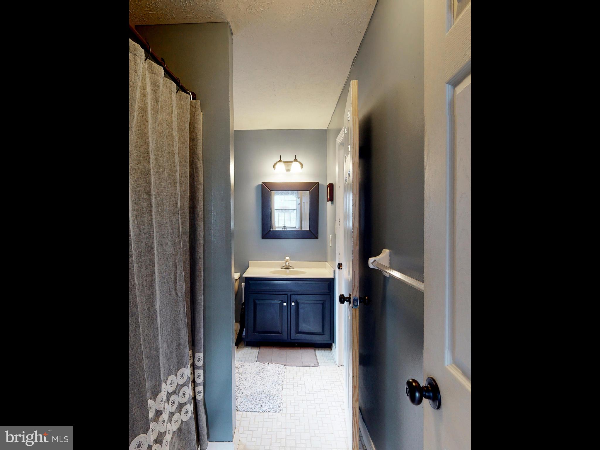 2722 Parallel Path Abingdon, MD 21009 - Photo 24 of 37 Upper Level