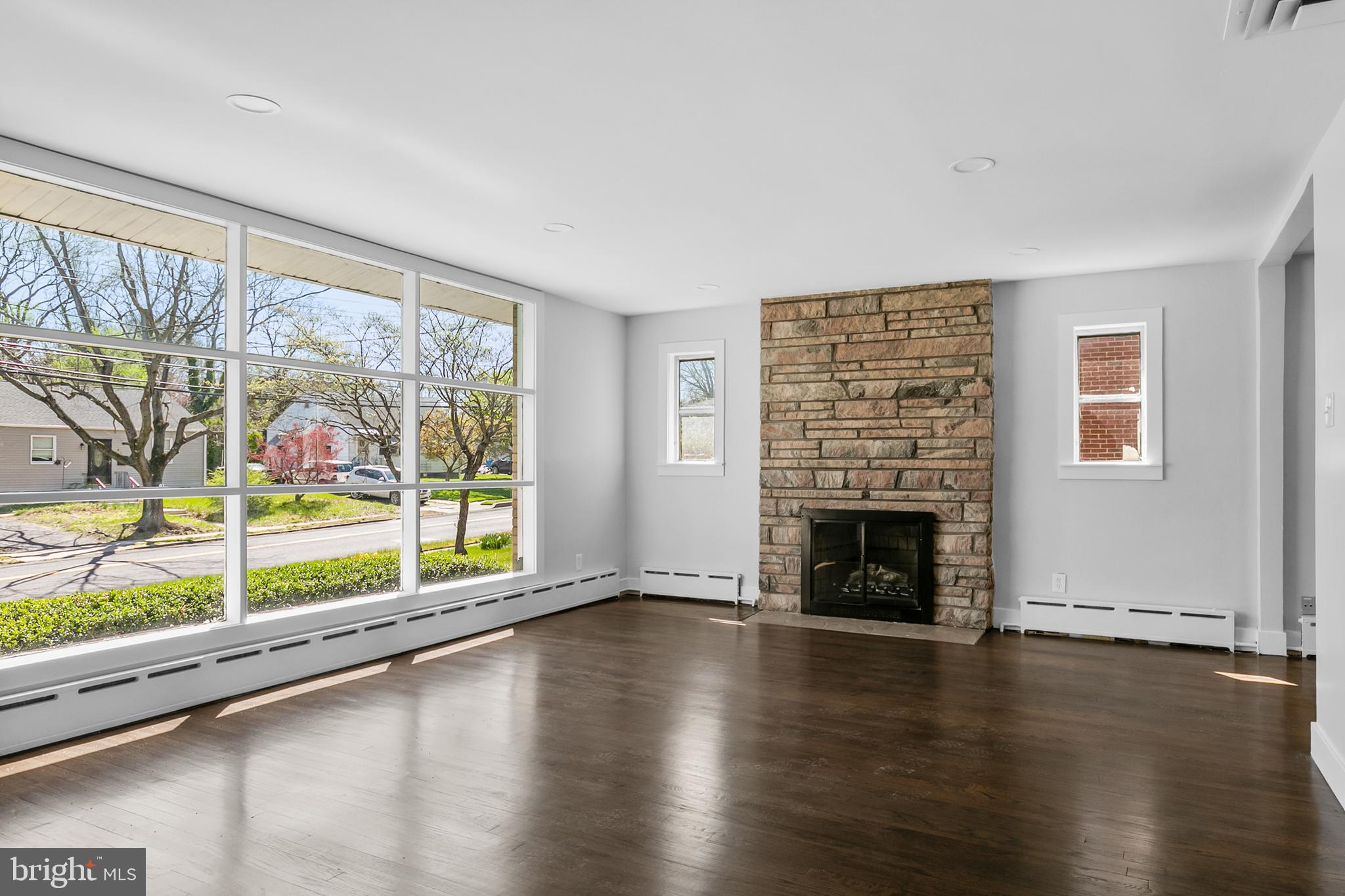 428 Warwick Road Lawnside, NJ 08045 - Photo 6 of 26 Living Room