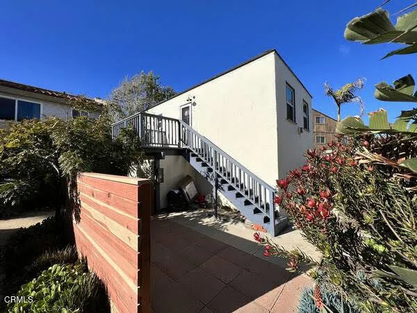 $2,545 | 2053 Pierpont Boulevard, Unit C, Ventura, CA 93001