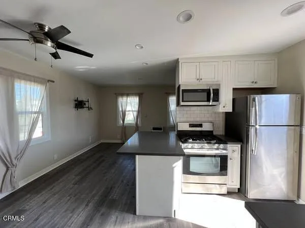 $2,545 | 2053 Pierpont Boulevard, Unit C, Ventura, CA 93001