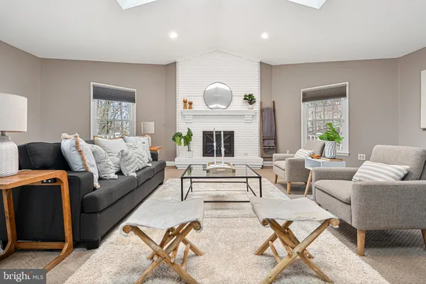 a view of empty room with windows