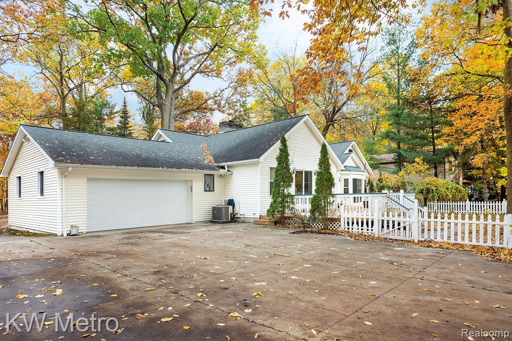 3462 Hazelton Avenue Rochester Hills, MI 48307 - Photo 37 of 44