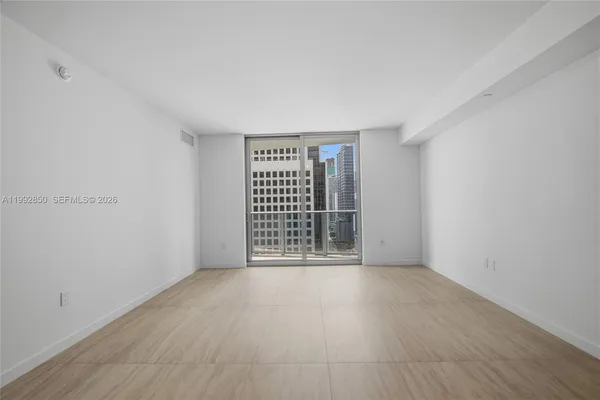 $1,100,000 | 77 Southeast 5th Street, Unit 2914, Miami, FL 33131