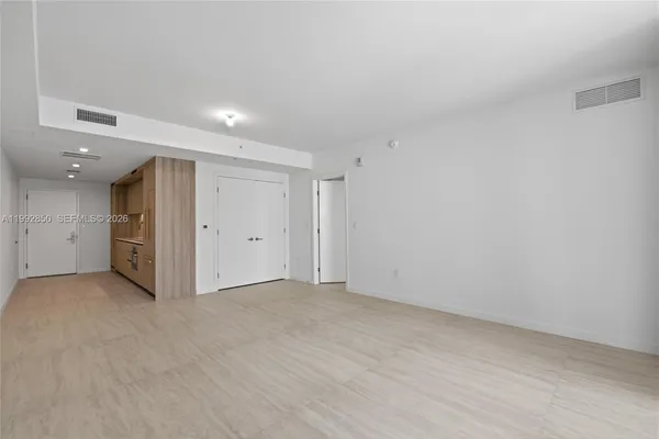 $1,100,000 | 77 Southeast 5th Street, Unit 2914, Miami, FL 33131