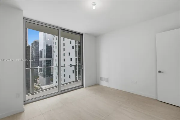 $1,100,000 | 77 Southeast 5th Street, Unit 2914, Miami, FL 33131