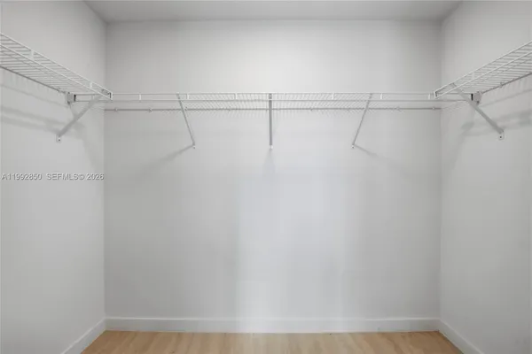 $1,100,000 | 77 Southeast 5th Street, Unit 2914, Miami, FL 33131