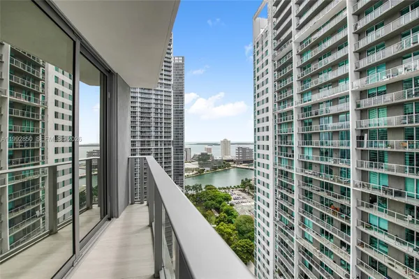 $1,100,000 | 77 Southeast 5th Street, Unit 2914, Miami, FL 33131