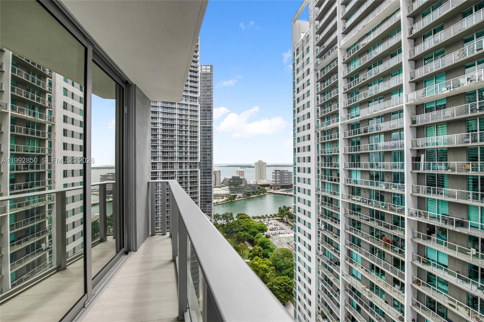 77 Southeast 5th Street, Unit 2914 Miami, FL 33131 - Photo 28 of 59