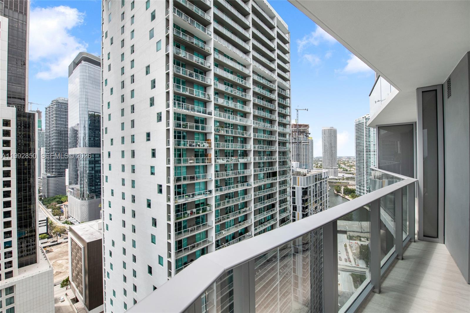 77 Southeast 5th Street, Unit 2914 Miami, FL 33131 - Photo 30 of 59