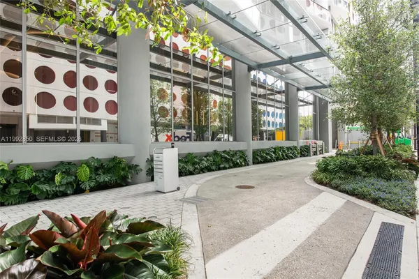 $1,100,000 | 77 Southeast 5th Street, Unit 2914, Miami, FL 33131