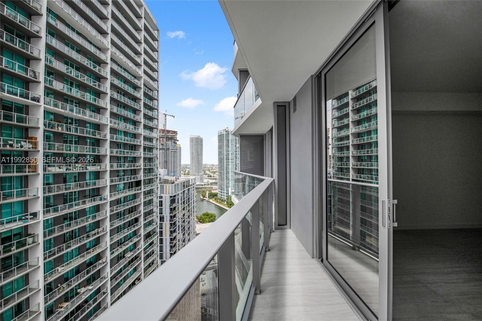 77 Southeast 5th Street, Unit 2914 Miami, FL 33131 - Photo 31 of 59