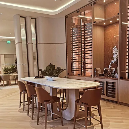 $1,100,000 | 77 Southeast 5th Street, Unit 2914, Miami, FL 33131