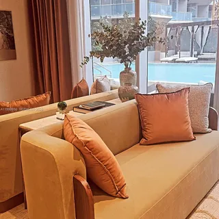 $1,100,000 | 77 Southeast 5th Street, Unit 2914, Miami, FL 33131