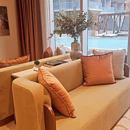 $1,100,000 | 77 Southeast 5th Street, Unit 2914, Miami, FL 33131