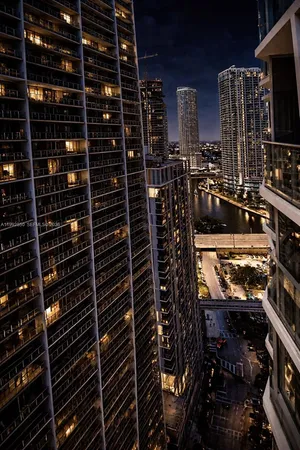 $1,100,000 | 77 Southeast 5th Street, Unit 2914, Miami, FL 33131