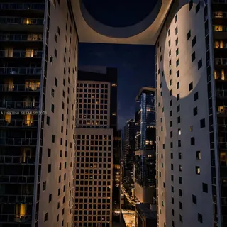 $1,100,000 | 77 Southeast 5th Street, Unit 2914, Miami, FL 33131