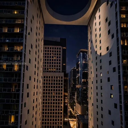 $1,100,000 | 77 Southeast 5th Street, Unit 2914, Miami, FL 33131