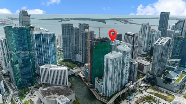 $1,100,000 | 77 Southeast 5th Street, Unit 2914, Miami, FL 33131