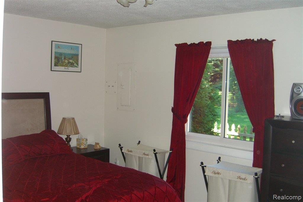 4576 Van Amberg Road Brighton, MI 48114 - Photo 16 of 24 Master Bedroom