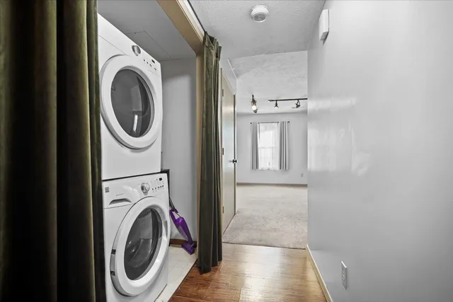 $215,000 | 2719 Arrowhead Drive, Bloomington, IL 61704