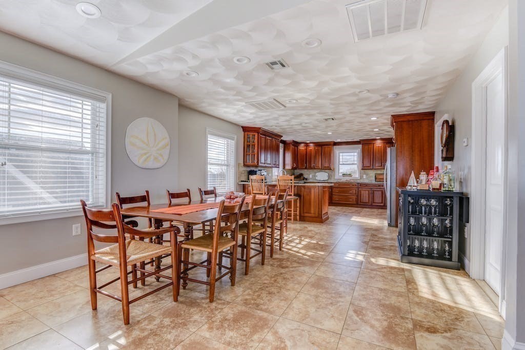 42 Pocono Road Narragansett, RI 02882 - Photo 17 of 38 Gallery Image 17