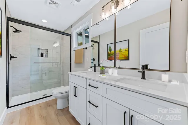 a view of a ceiling fan in a room