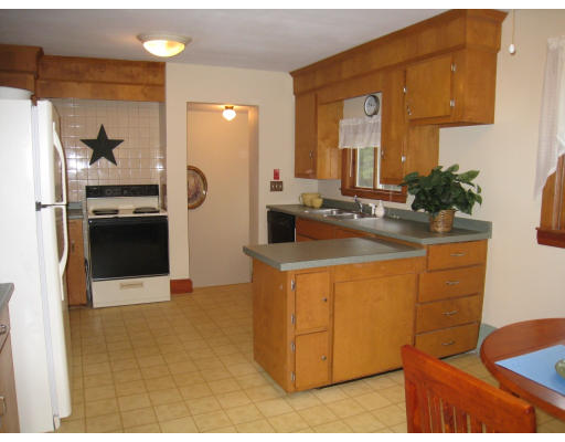 19 Swain Road Chelmsford, MA 01863 - Photo 17 of 30 Gallery Image 17