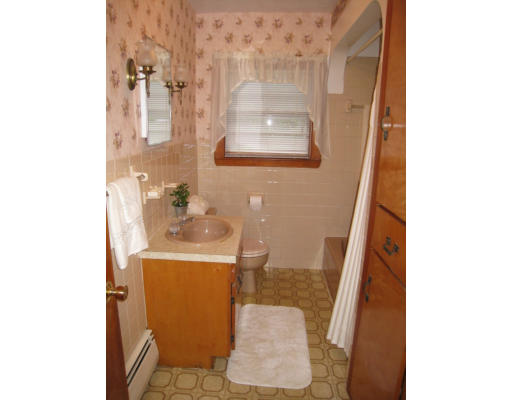 19 Swain Road Chelmsford, MA 01863 - Photo 20 of 30 Gallery Image 20