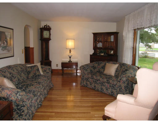 19 Swain Road Chelmsford, MA 01863 - Photo 2 of 30 Gallery Image 2