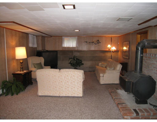 19 Swain Road Chelmsford, MA 01863 - Photo 27 of 30 Gallery Image 27