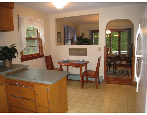 19 Swain Road Chelmsford, MA 01863 - Photo 3 of 30 Gallery Image 3