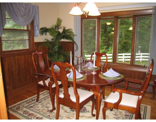 19 Swain Road Chelmsford, MA 01863 - Photo 4 of 30 Gallery Image 4