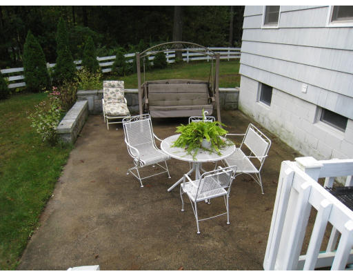 19 Swain Road Chelmsford, MA 01863 - Photo 9 of 30 Gallery Image 9