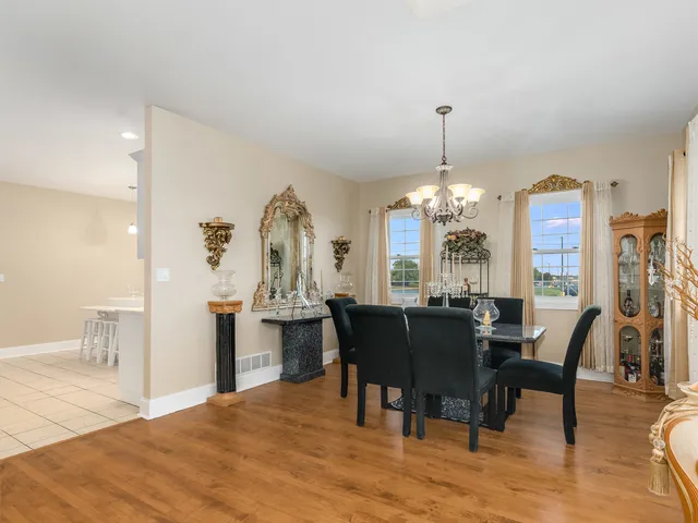 $455,900 | 101 Bell Court, Oswego, IL 60543