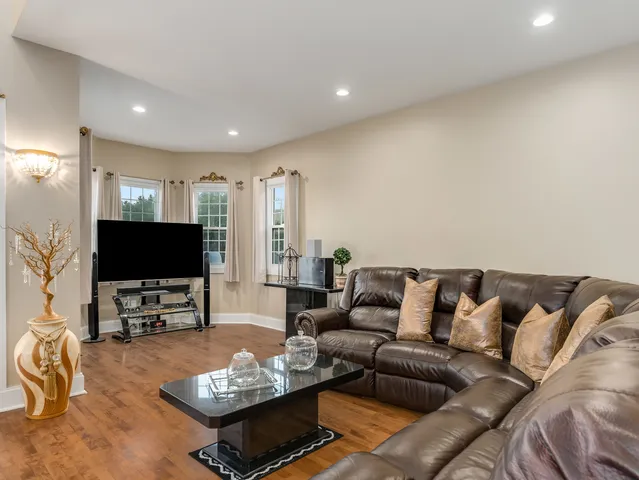 $455,900 | 101 Bell Court, Oswego, IL 60543