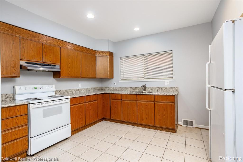 966 Nottingham Road, Unit 968 Grosse Pointe Park, MI 48230 - Photo 10 of 16