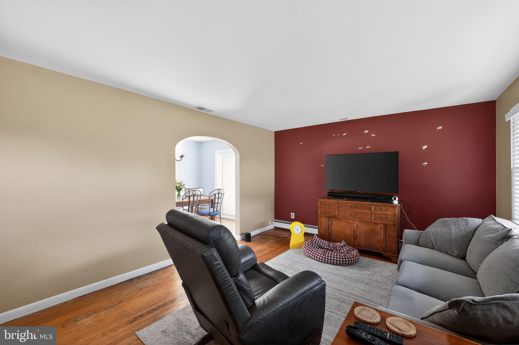 10386 Gorman Road Laurel, MD 20723 - Photo 8 of 30 Cozy living space with warm tones.