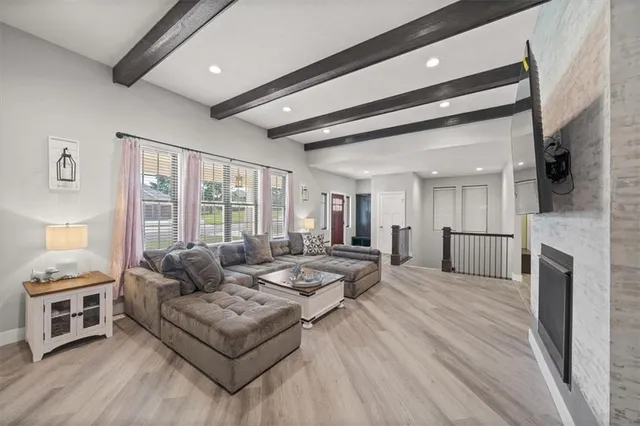 $680,000 | 408 Northwest Rust Court, Grain Valley, MO 64029