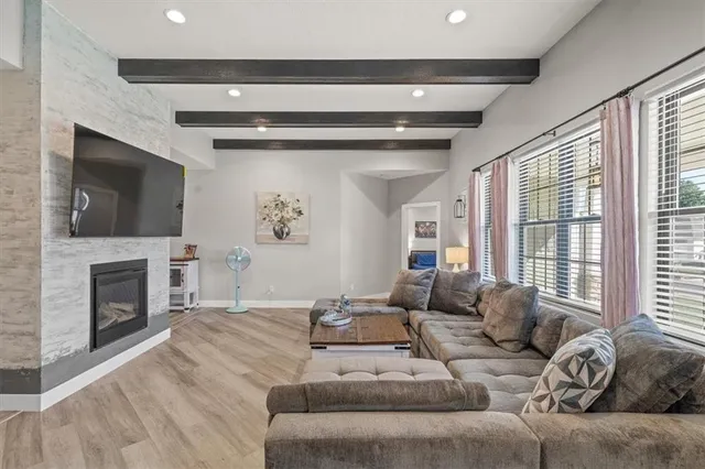 $680,000 | 408 Northwest Rust Court, Grain Valley, MO 64029